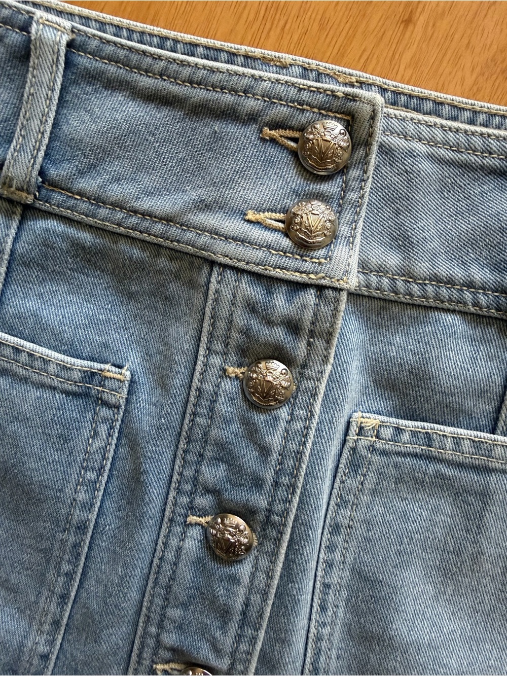Veronica Beard Denim Button Front Mini Skirt Size 8 NWOT Silverwood Blue - Picture 3 of 5